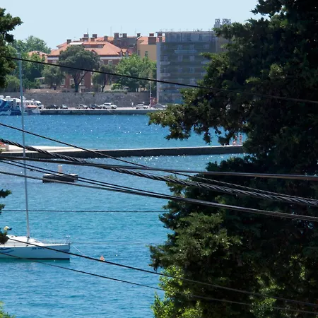 Jadera Πανσιόν Ζαντάρ